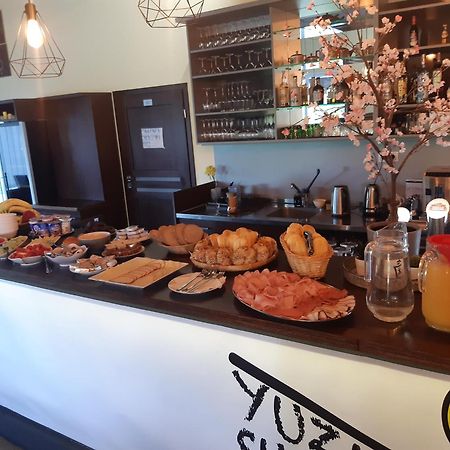 Toscca Hotel Celakovice Ngoại thất bức ảnh
